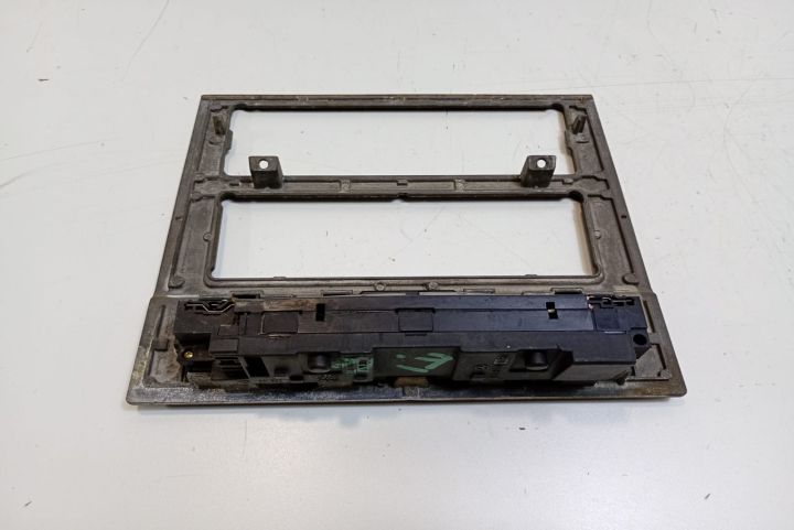 Ansamblu consola centrala bord  2108200151 Mercedes-Benz E-Class W210