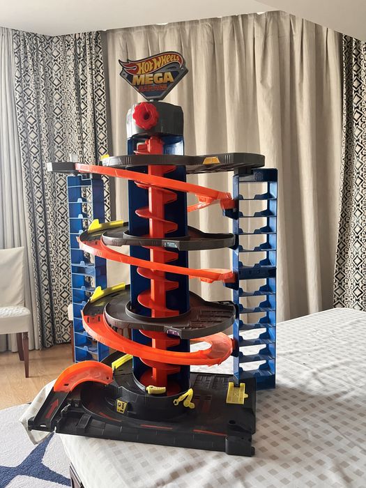 Hot wheels Mega Garage