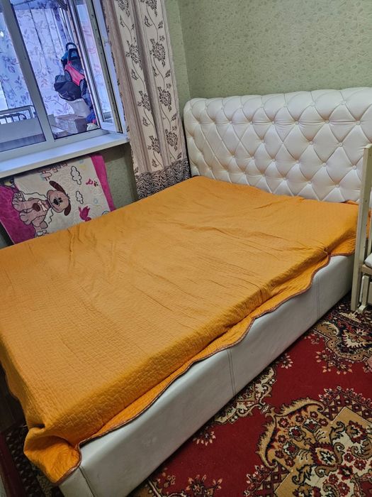 Продаю Кровать с матрасом