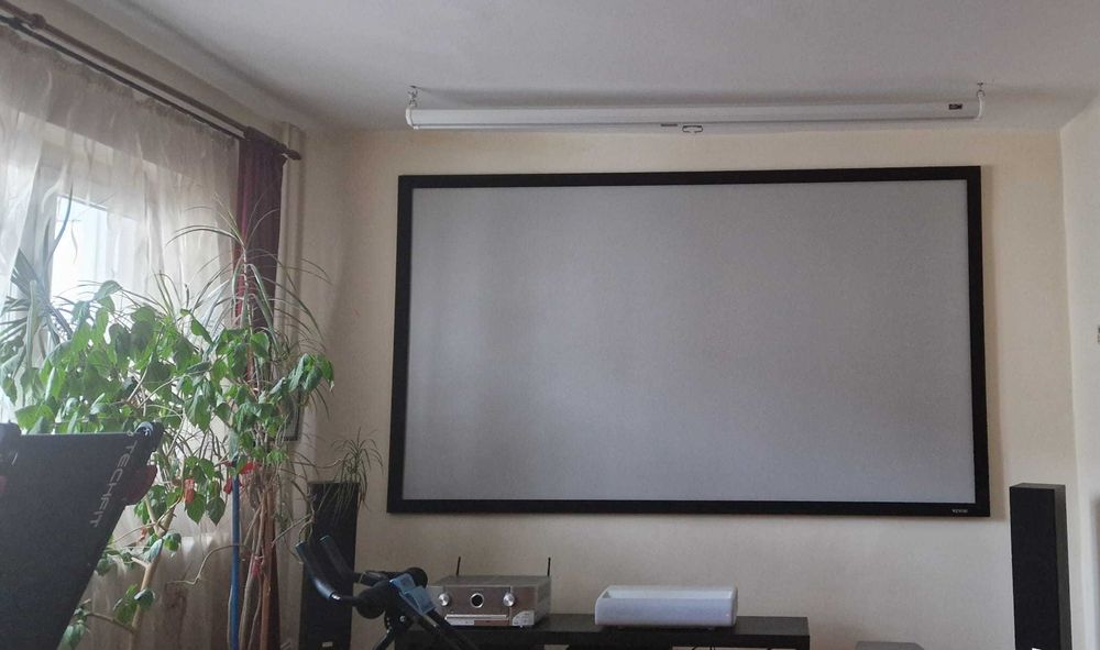 Vopsea reconditionat ecrane proiectie roll up home cinema / prezentari