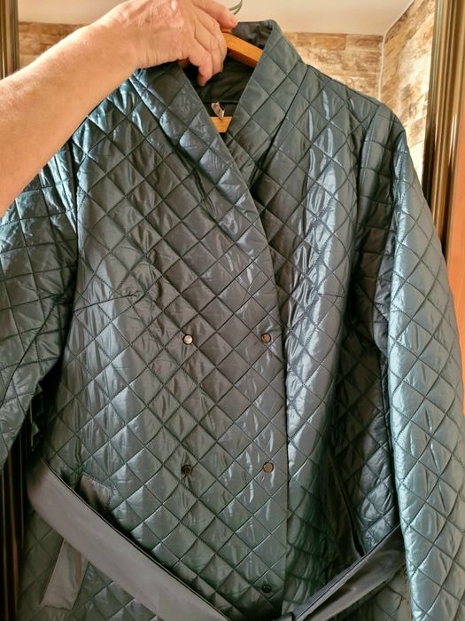 Красивое болоньевое пальто