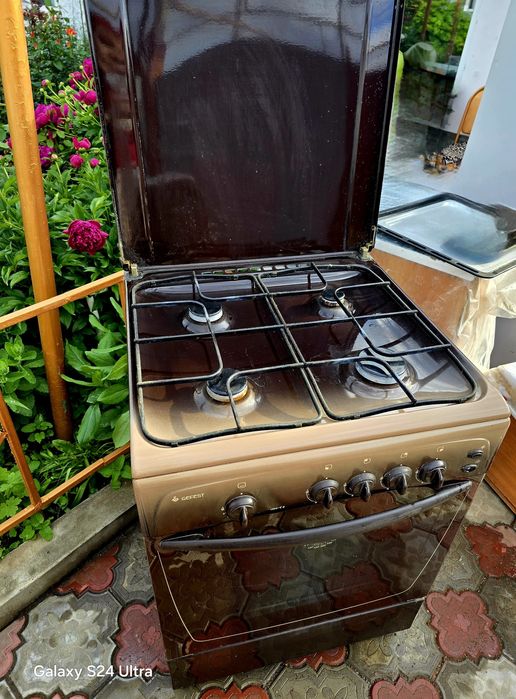 Продам газовую плиту