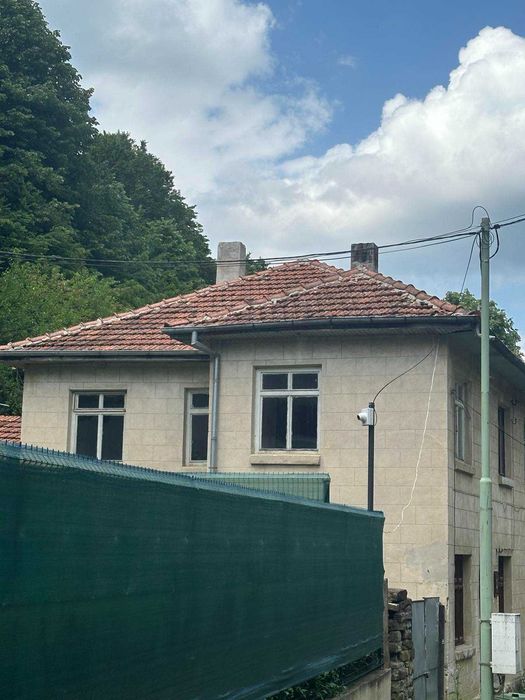 Къща/Вила в кв. Зеленика, с. Бели Осъм, гр. Троян