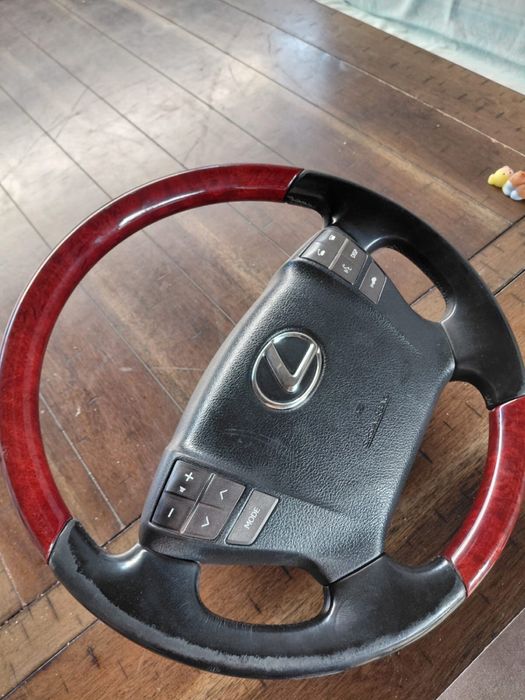 Продам руль от lx 570