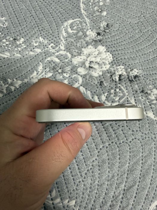 Продам IPhone 13 на 128Гб