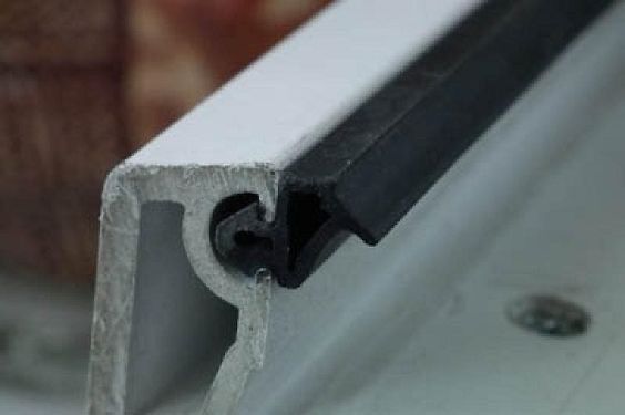 Уплотнительная резинана окно