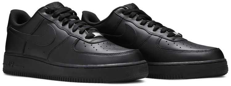 Продам кроссовки Nike AIR FORCE 1. Черные.