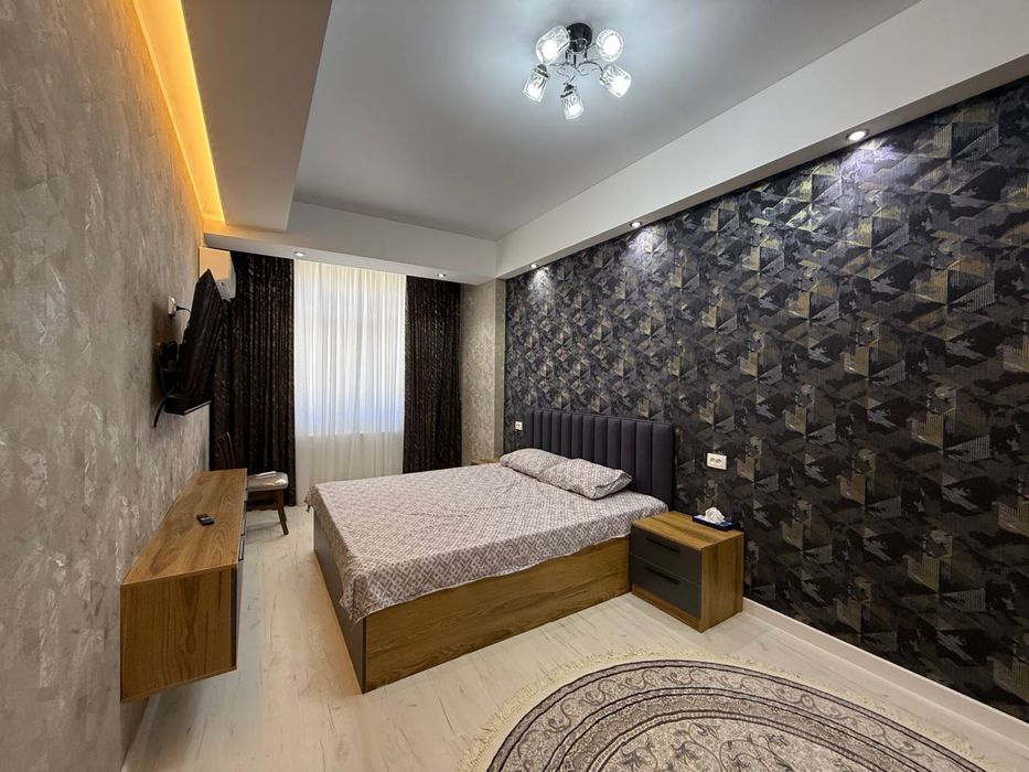 Сдается 1 х комнатная квартира на 4 этаже  Цум 400 $