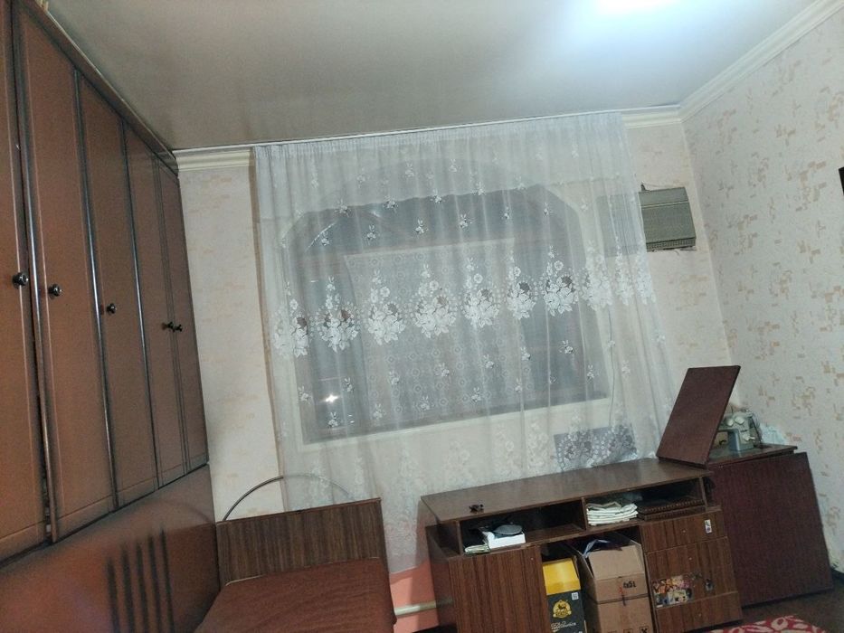 Травматология.Вдоль дороги продаётся дом.