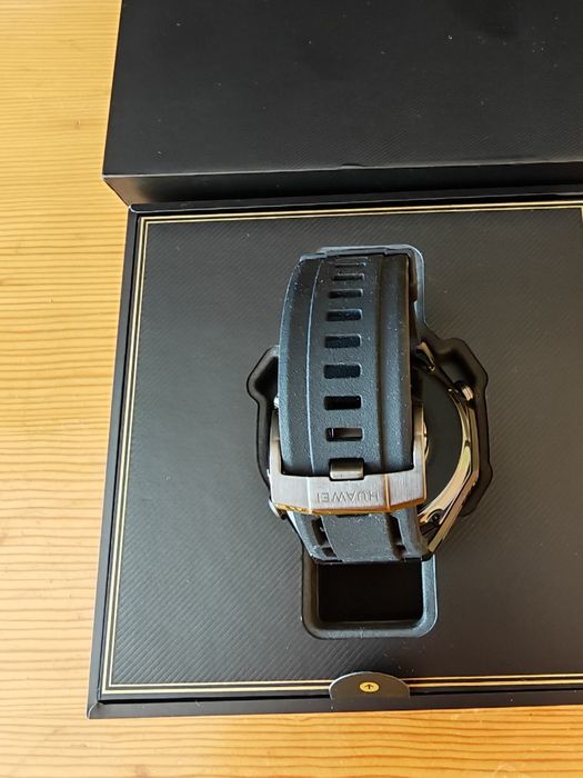 Huawei watch ultimate 2- почти като нов