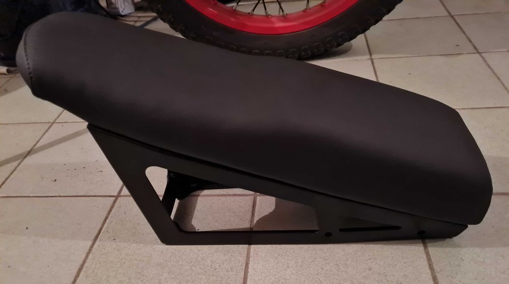 Мото седалка и багажник за електрическо колело тип Stealth, Eleek, Vector