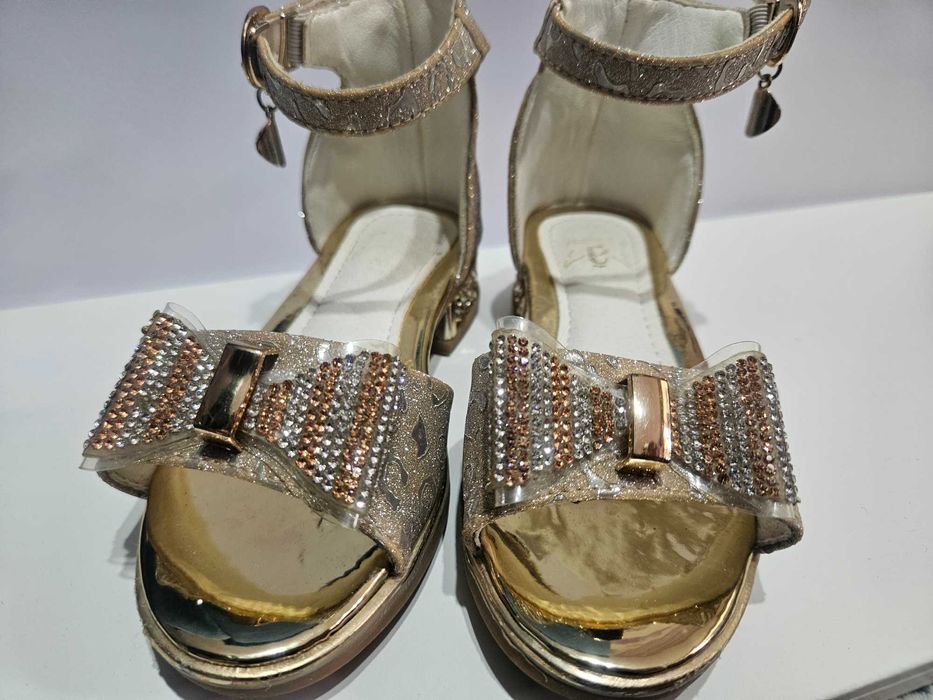 Официални детски сандали