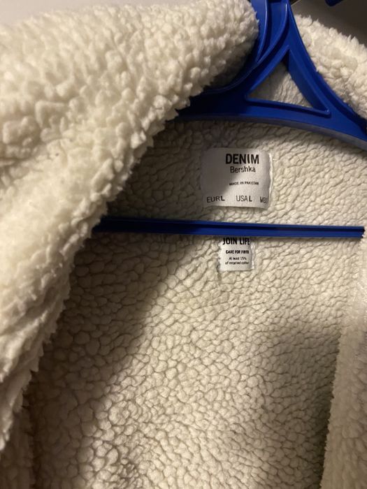 Джинсовая куртка bershka