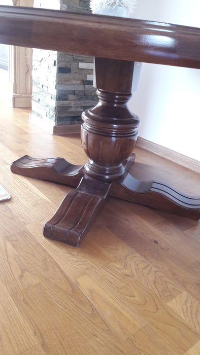 Vând masă lemn masiv