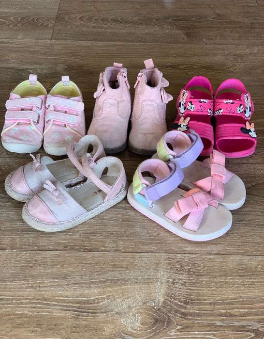 Обувки и сандали за момиче номер 23,24