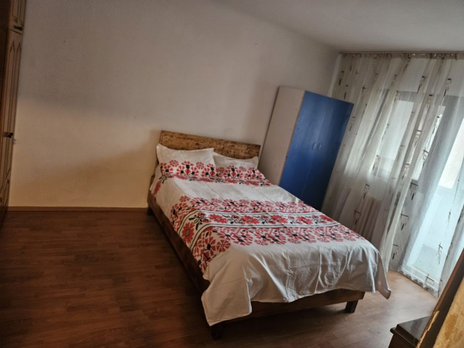 Închiriez garsonieră