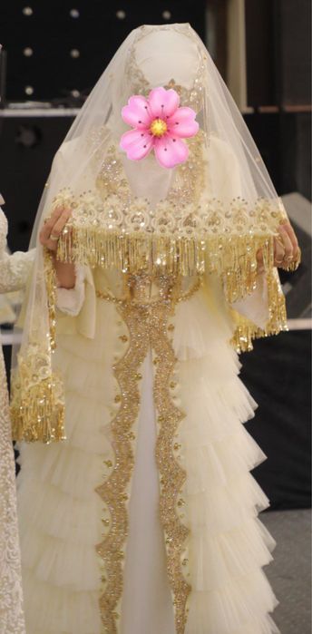 Kelin ansambil sotiladi