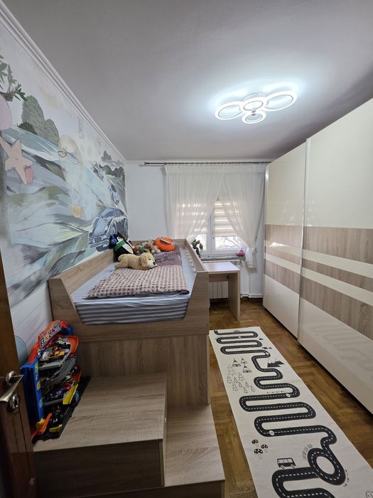 Închiriez apartament în Obcini