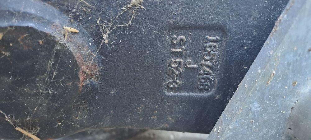 Axa remorca cu sistem de frânare