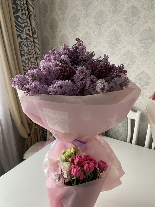 Продается букет цветов. Свежие