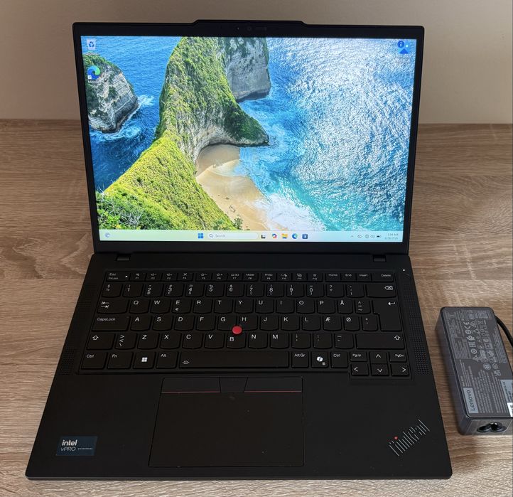 Lenovo Thinkpad T14 Gen5 Ultra 5 135U 32GB ram 512GB ! CA NOU