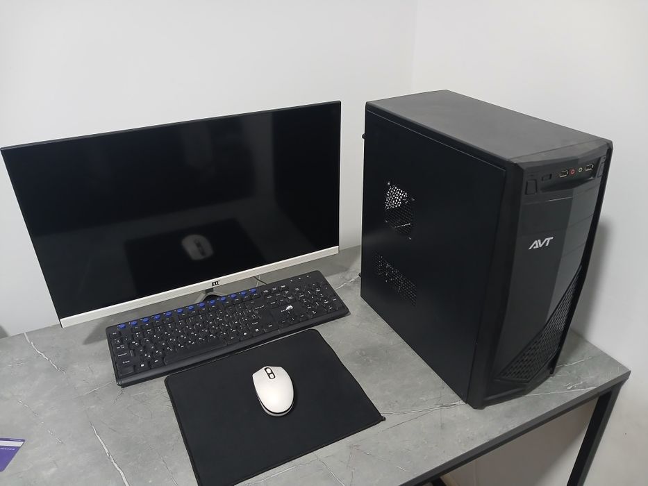 Stolniy kompyuter sotiladi