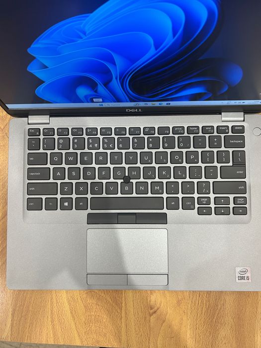 Лаптоп Dell i5 10-th gen./16GB RAM/256GB с 3 месеца гаранция!