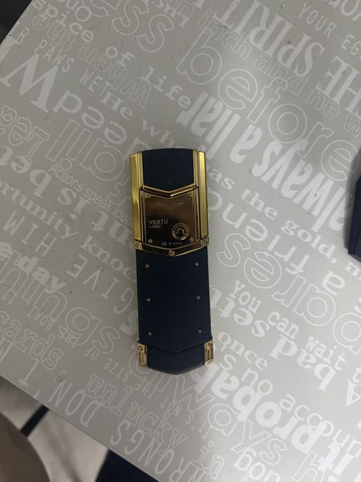 Продам Vertu gold