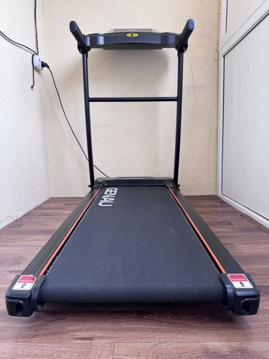 Продам беговую дорожку Genau