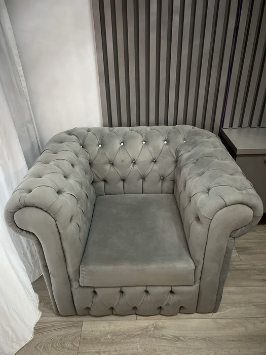 Set canapea extensibila, fotolii si masuta