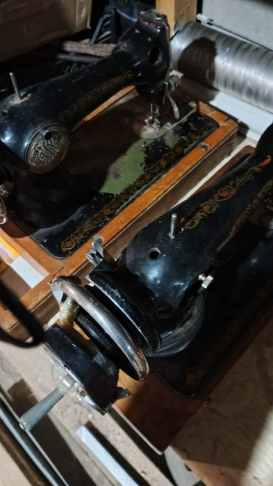 Швейные машинки на запчасти.