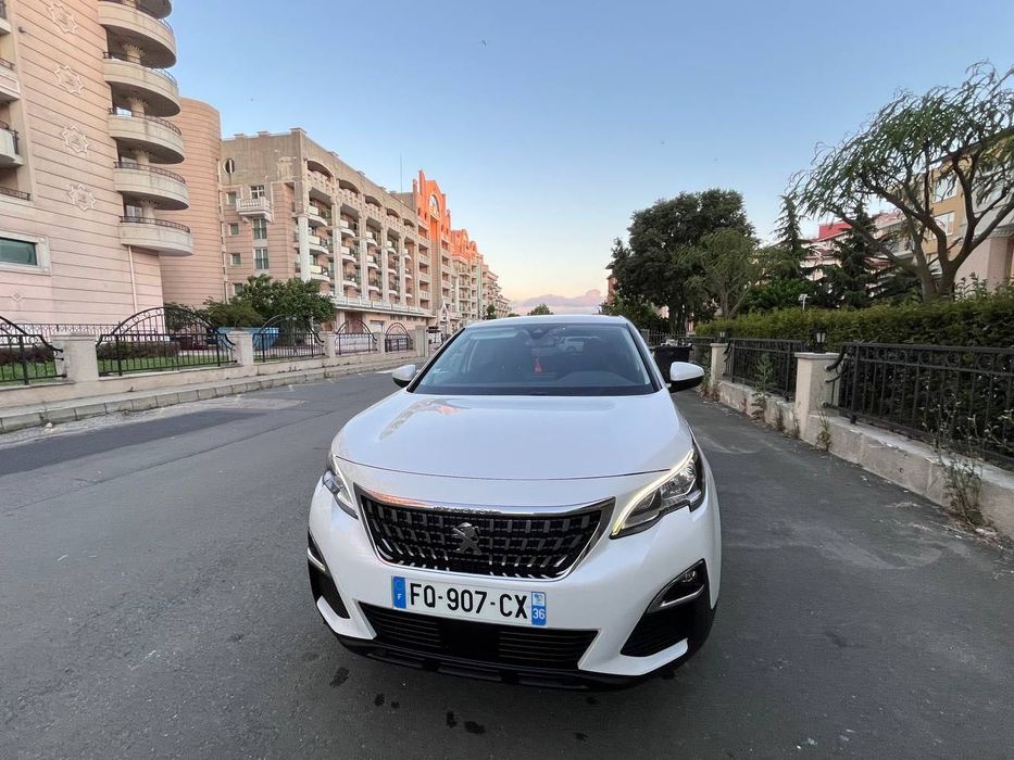 продава  Peugeot 5008