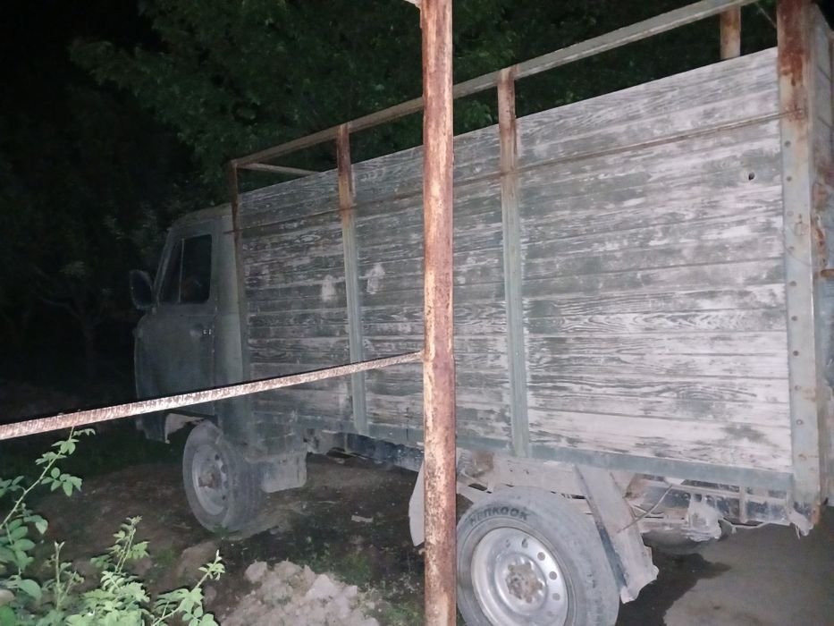 Non topar UAZ sotiladi