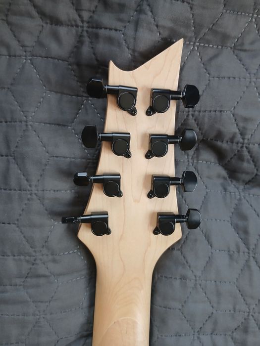 8 струнната китара Harley benton 8 string