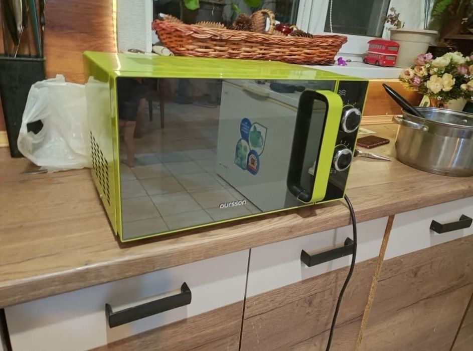 Отдам бесплатно микроволновку