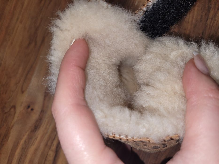 Два чифта нови пантофи за бебе