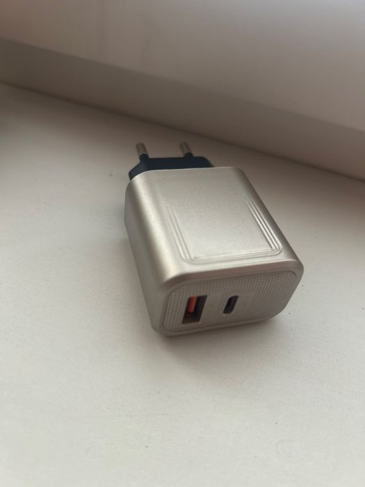 Продам адаптер для айфона и др.