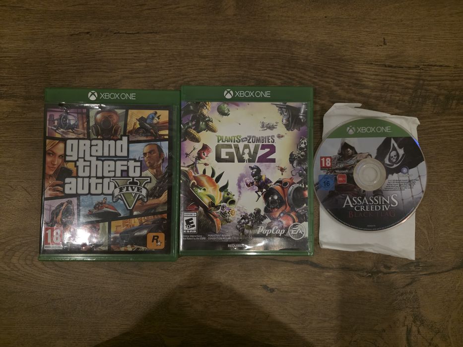 Xbox ONE S, 3 jocuri, 2 manete