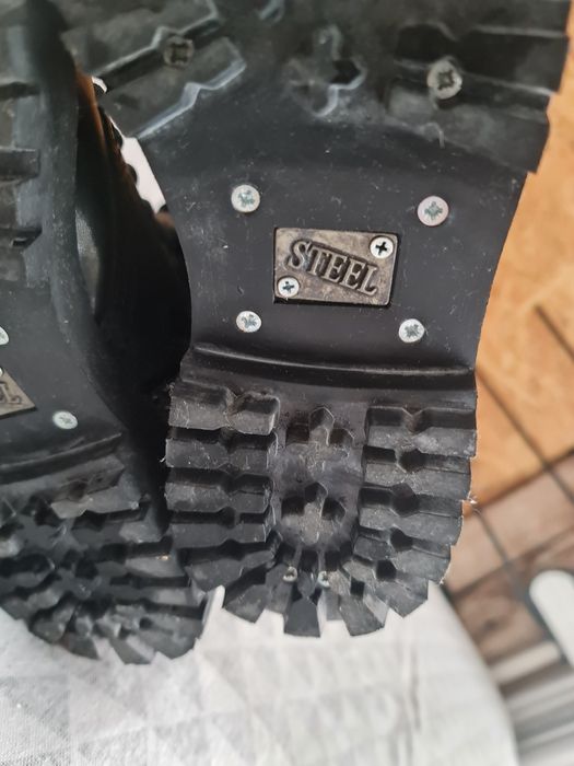Vând ghete Steel din piele naturala cu 4 catarame