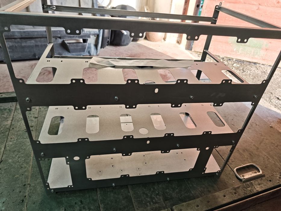 Каркас, риг для майнинг фермы