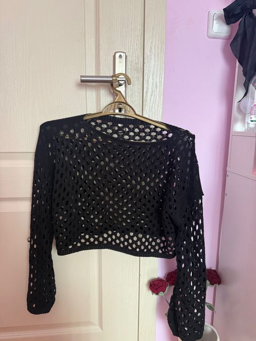 Черна ажурна блуза