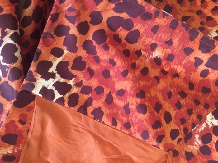 Продавам чисто нов шлифер марка BATTIBALENO