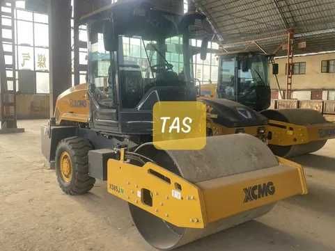 Одновальцовый грунтовый каток XCMG XS65J (6 тонн) в наличии
