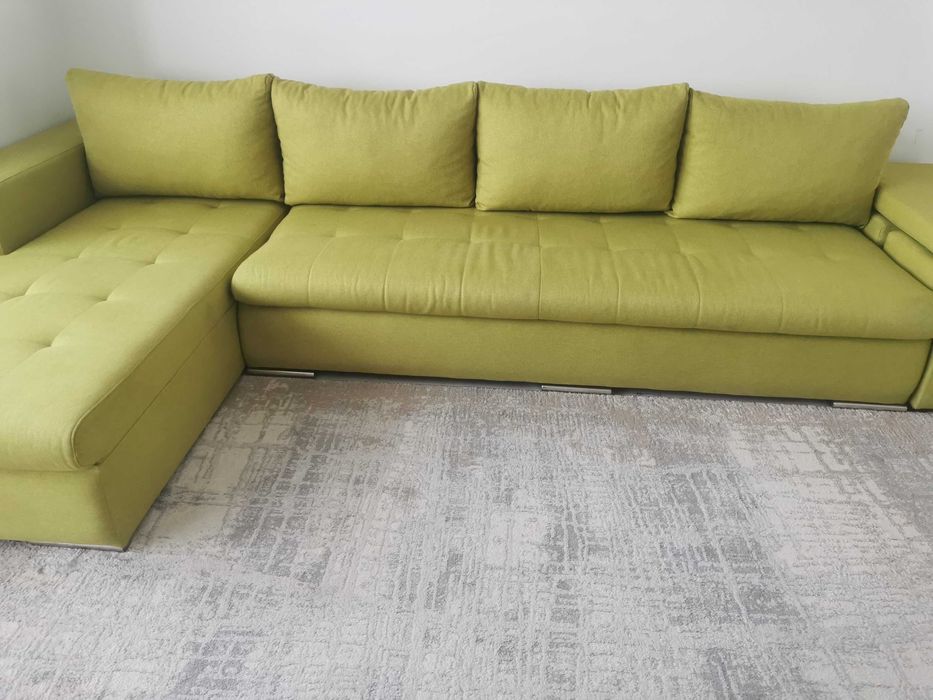 Colțar extensibil cu ladă de depozitare