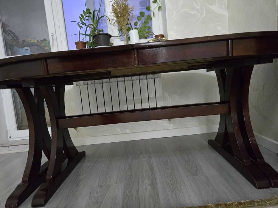 Продам стол и стулья