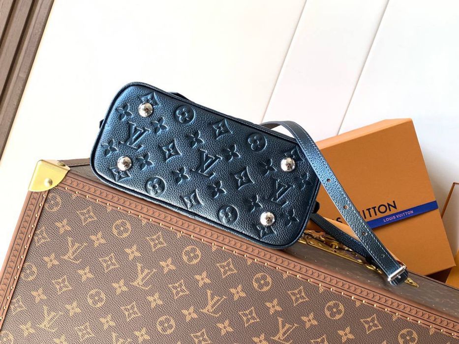 Geanta Louis Vuitton Alma BB