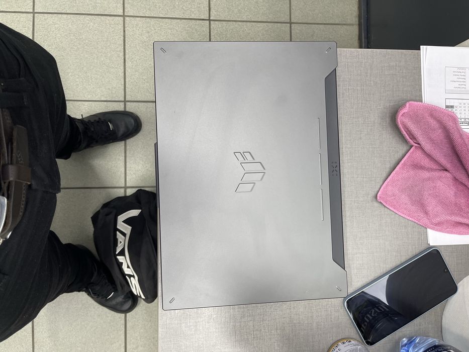 ASUS TUF A15 AMD Ryzen 7 // nvidia 4060 // 16 GB RAM // 512 GB SSD