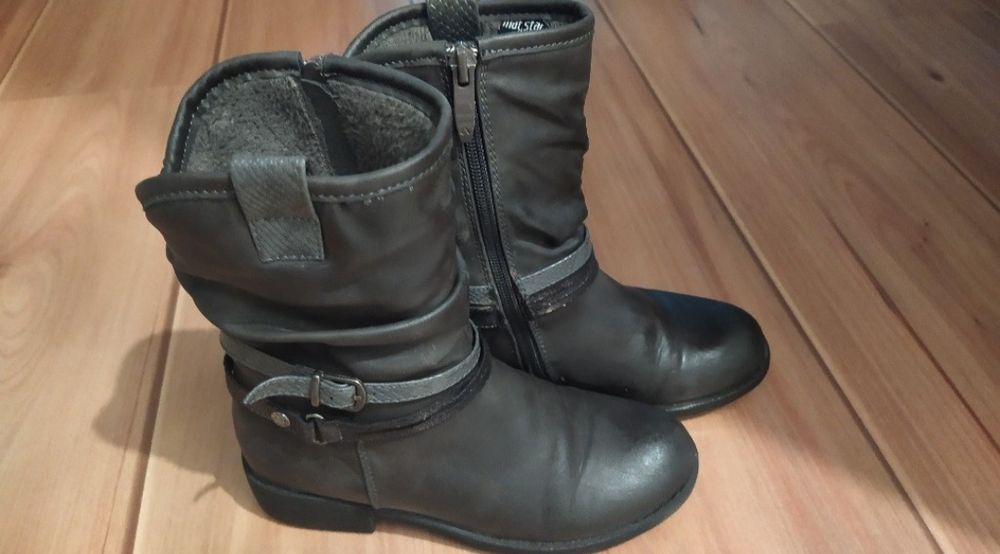 Детски ботушки и боти