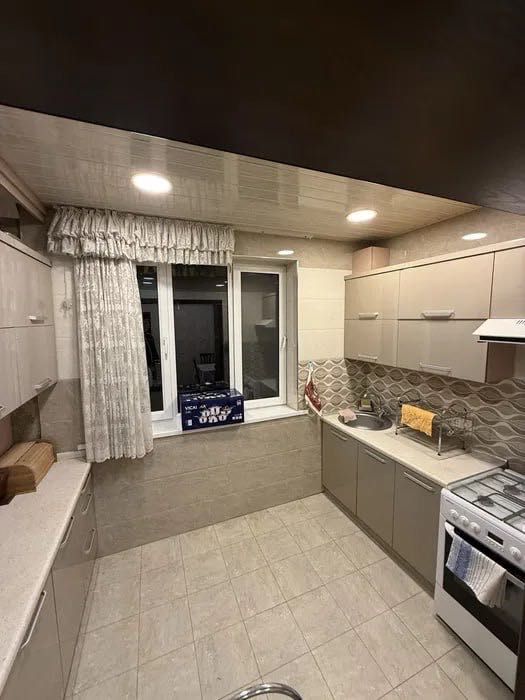 #1706

Продаётся 3-комнатная квартира 
Район: Чиланзар