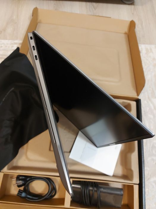 Dell Precision 5570, 4K Touch, i7 12800H, 32Gb, Ada 2000, 512Ssd